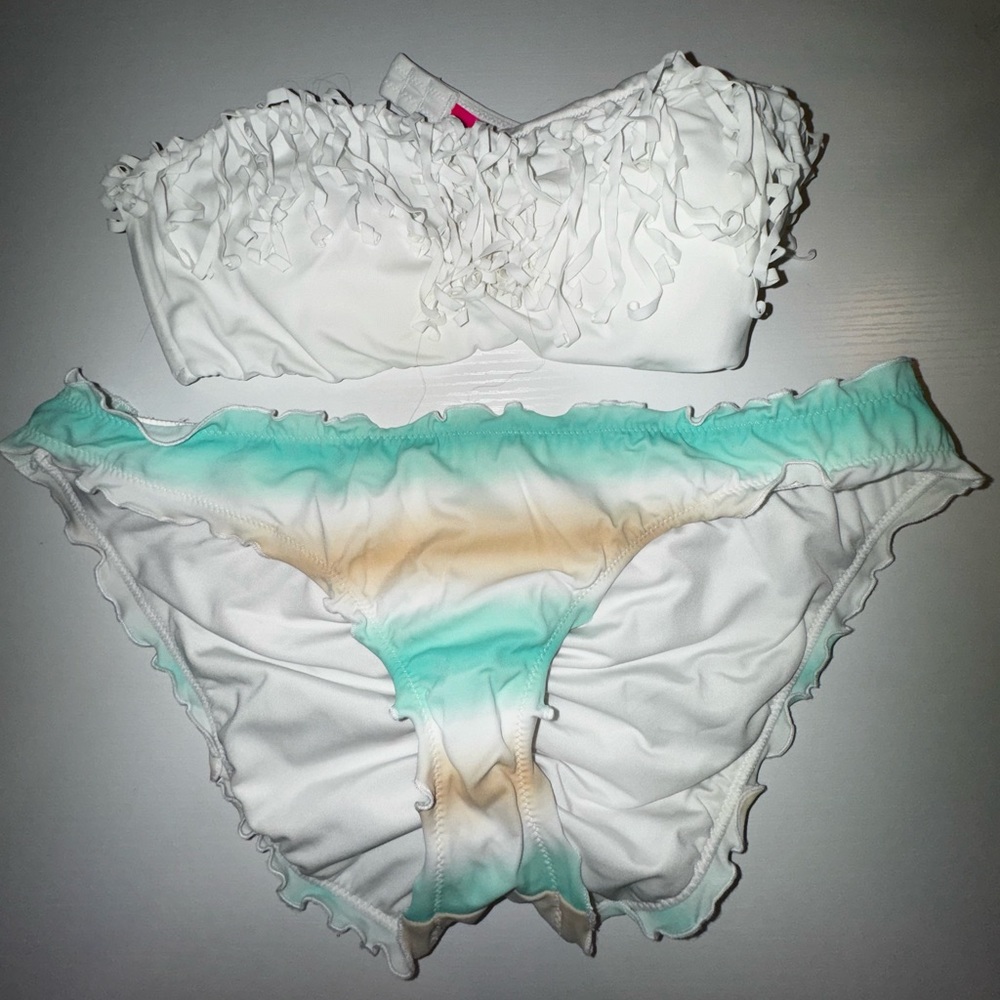 Victoria’s Secret bikini